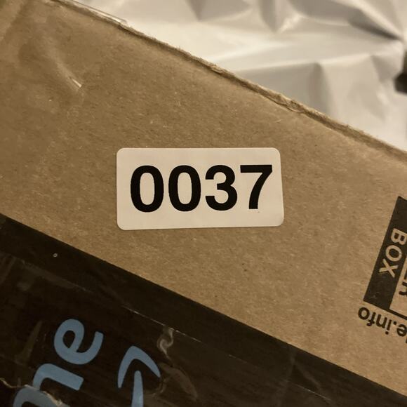 Juicy Couture Pink Velour Makeup Bag Rainbow Logo 9.5x6x6 NWT Cosmetic - Picture 4 of 4